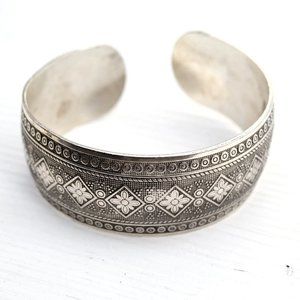 Silver Cuff Bracelet, Tibetan silver Bracelet, Vintage inspired bracelet, Boho